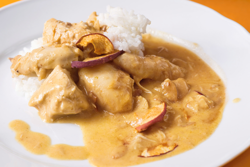 Creamy apple chicken curry served with white rice